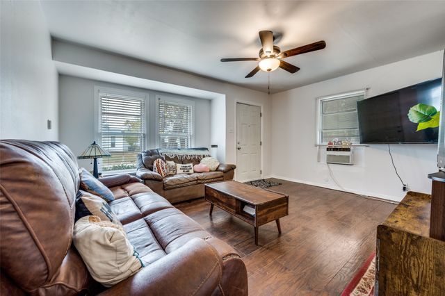 813 Scott Drive, Arlington, TX 76012