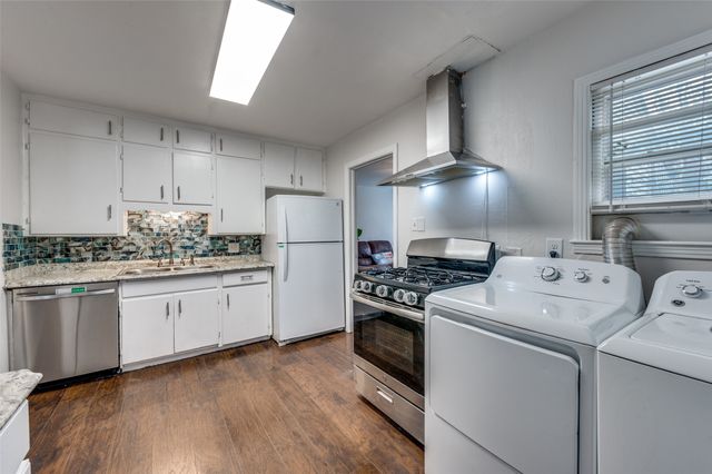 813 Scott Drive, Arlington, TX 76012