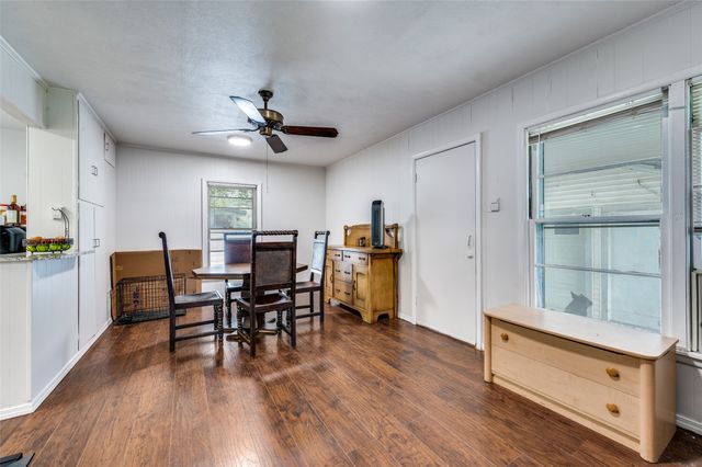 813 Scott Drive, Arlington, TX 76012