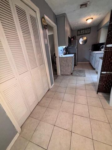 17119 Blackhawk Boulevard, Friendswood, TX 77546