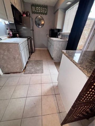 17119 Blackhawk Boulevard, Friendswood, TX 77546