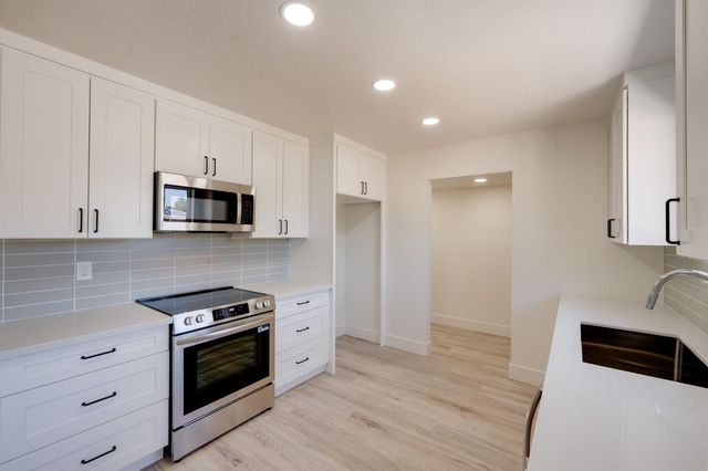 310 Carolyn St, Auburn, CA 95603
