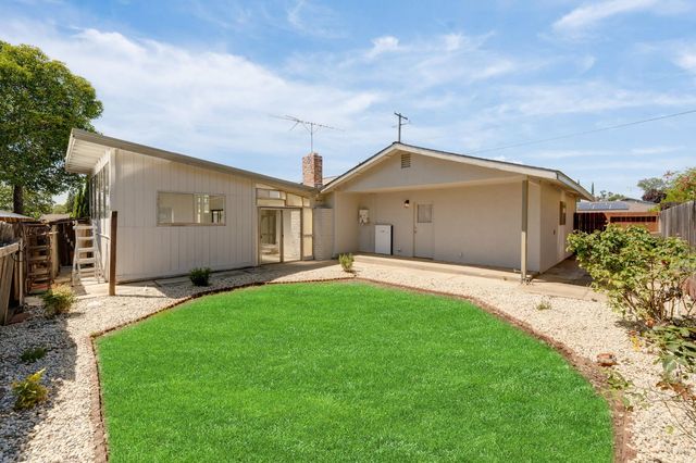 310 Carolyn St, Auburn, CA 95603