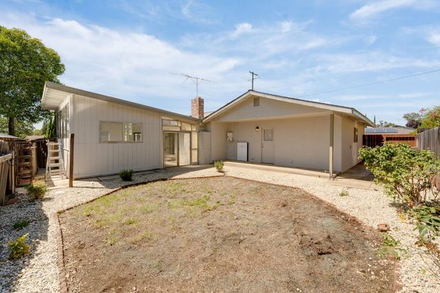 310 Carolyn St, Auburn, CA 95603