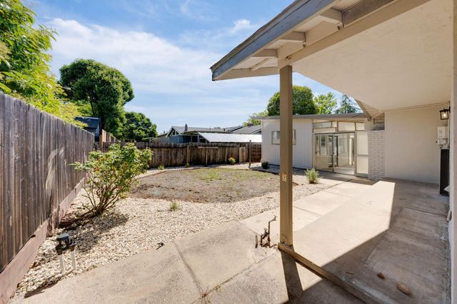 310 Carolyn St, Auburn, CA 95603