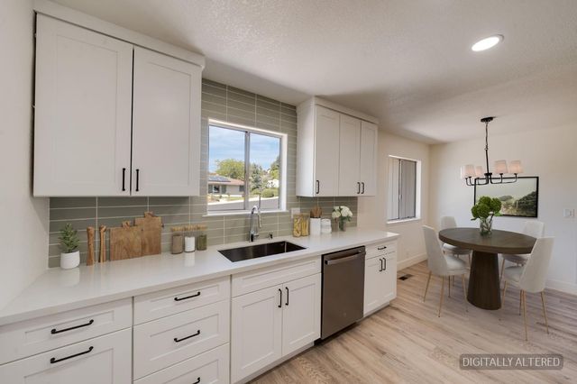 310 Carolyn St, Auburn, CA 95603