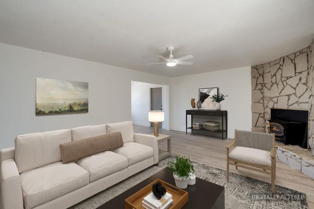 310 Carolyn St, Auburn, CA 95603