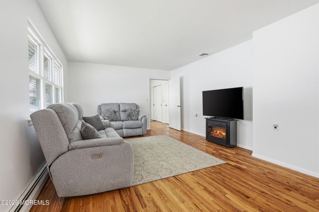 1947 Mount Juliano Lane, Toms River, NJ 08753