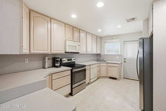 1947 Mount Juliano Lane, Toms River, NJ 08753