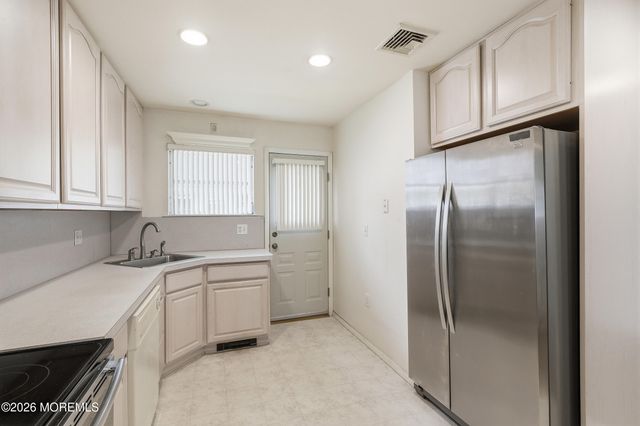 1947 Mount Juliano Lane, Toms River, NJ 08753