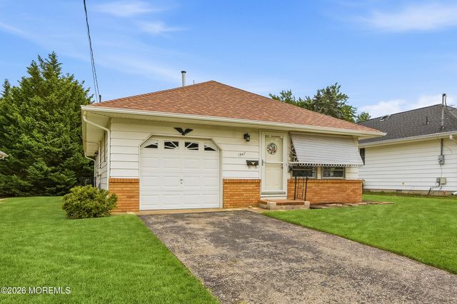 1947 Mount Juliano Lane, Toms River, NJ 08753