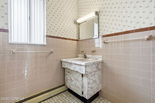 1947 Mount Juliano Lane, Toms River, NJ 08753