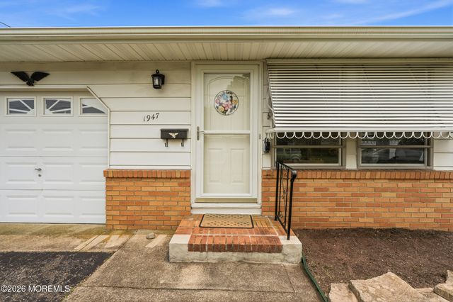 1947 Mount Juliano Lane, Toms River, NJ 08753