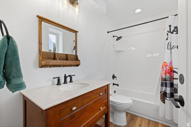 657 W BROKEN B LN, Kaysville, UT 84037