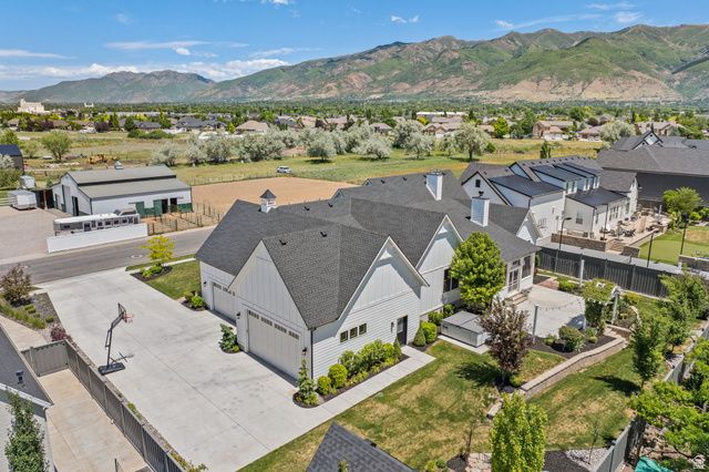 657 W BROKEN B LN, Kaysville, UT 84037