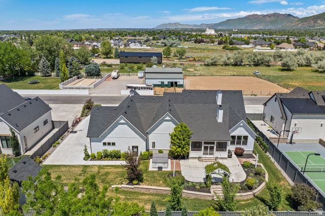 657 W BROKEN B LN, Kaysville, UT 84037