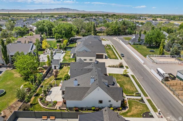 657 W BROKEN B LN, Kaysville, UT 84037