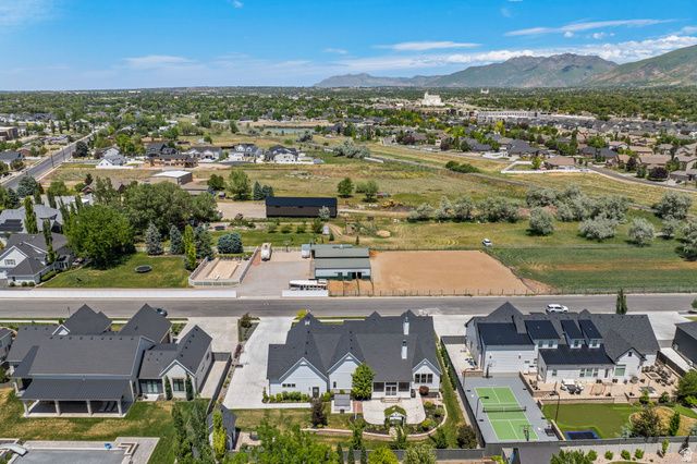 657 W BROKEN B LN, Kaysville, UT 84037