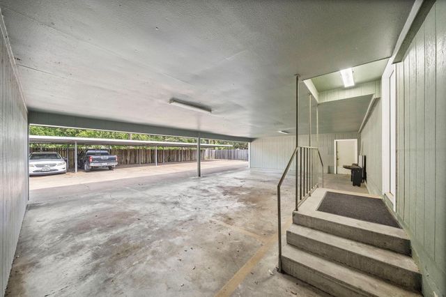 1609 N Richmond Road, Wharton, TX 77488