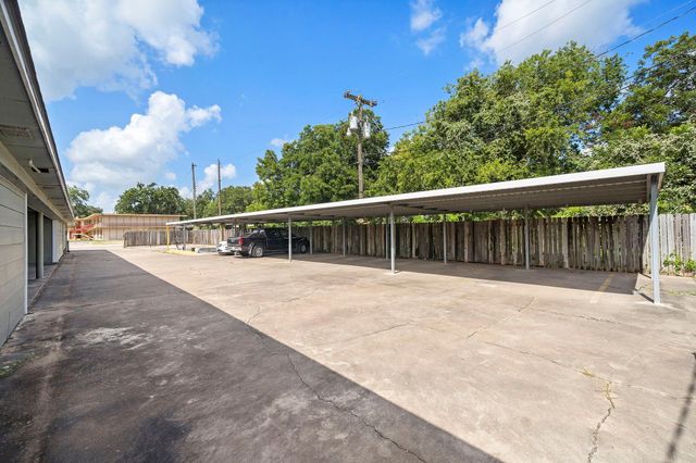 1609 N Richmond Road, Wharton, TX 77488