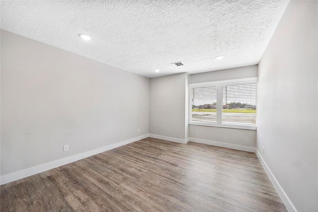 1609 N Richmond Road, Wharton, TX 77488