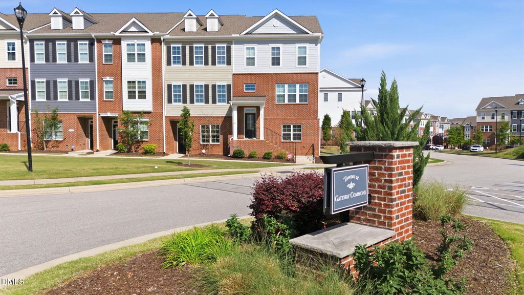 507 Gateway Townes Boulevard, Wake Forest, NC 27587
