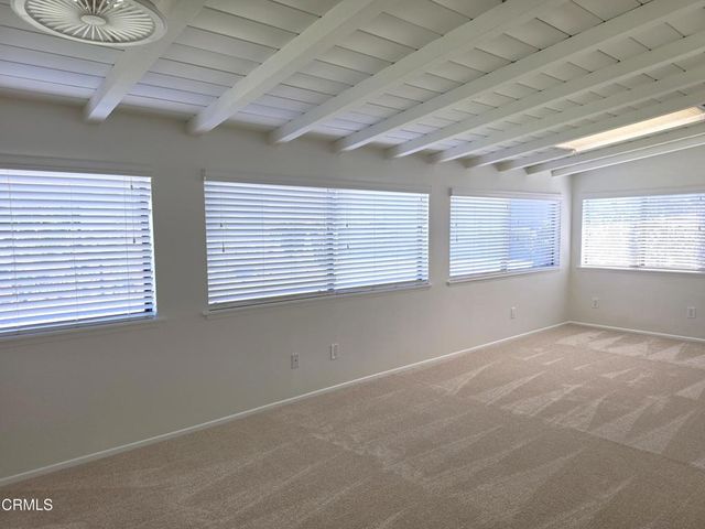 42033 Village 42, Camarillo, CA 93012