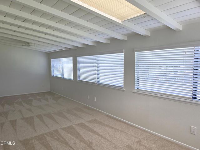42033 Village 42, Camarillo, CA 93012