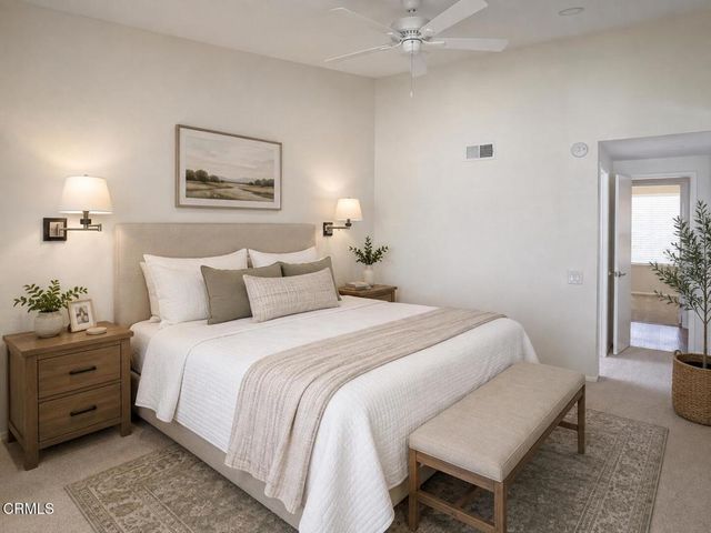 42033 Village 42, Camarillo, CA 93012
