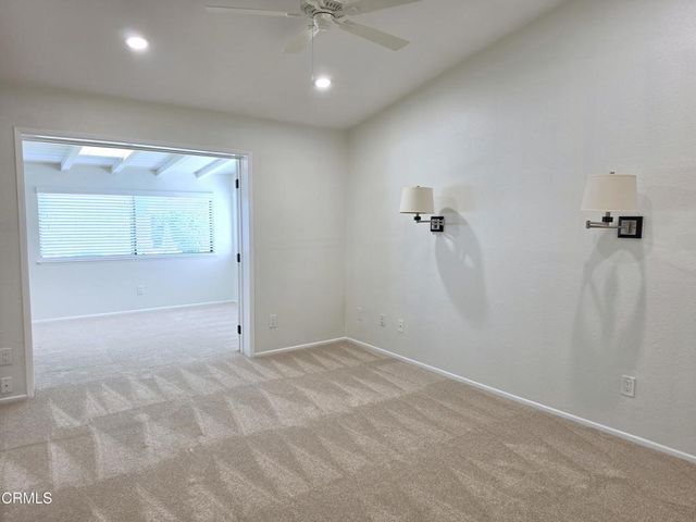42033 Village 42, Camarillo, CA 93012