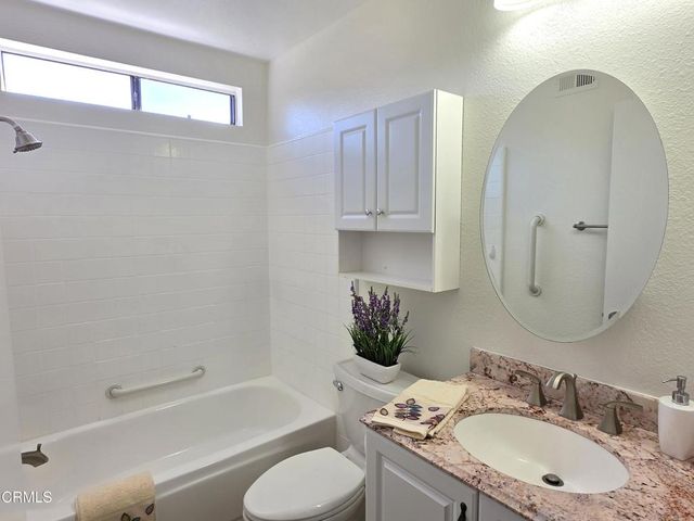 42033 Village 42, Camarillo, CA 93012