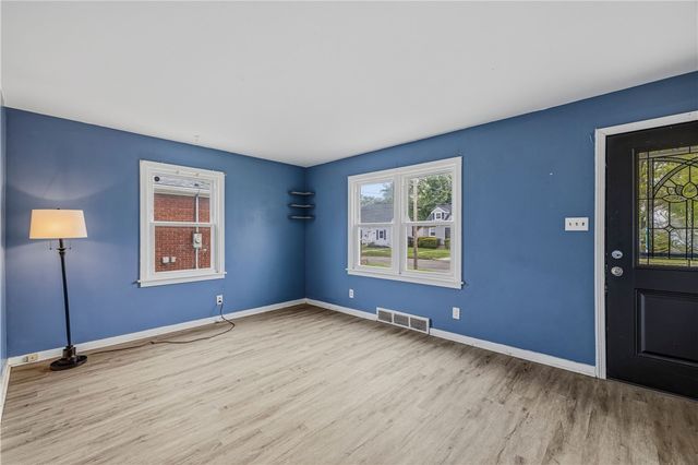 237 75th Street, Niagara Falls, NY 14304