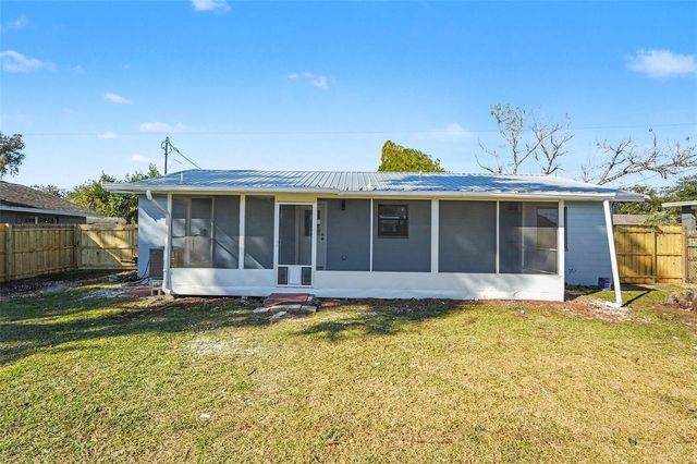 14814 11TH STREET, Dade City, FL 33523