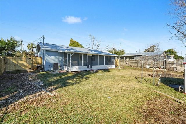 14814 11TH STREET, Dade City, FL 33523