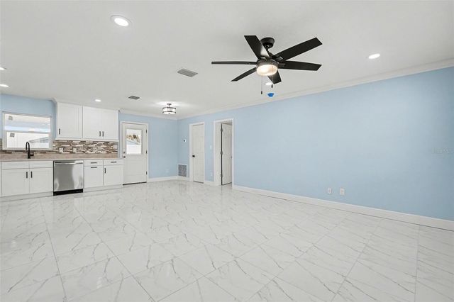 14814 11TH STREET, Dade City, FL 33523