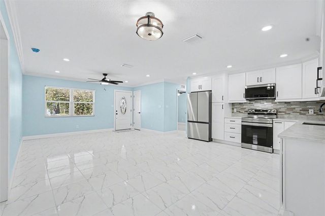 14814 11TH STREET, Dade City, FL 33523