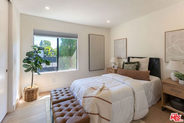 5800 Owensmouth Avenue 76, Woodland Hills, CA 91367