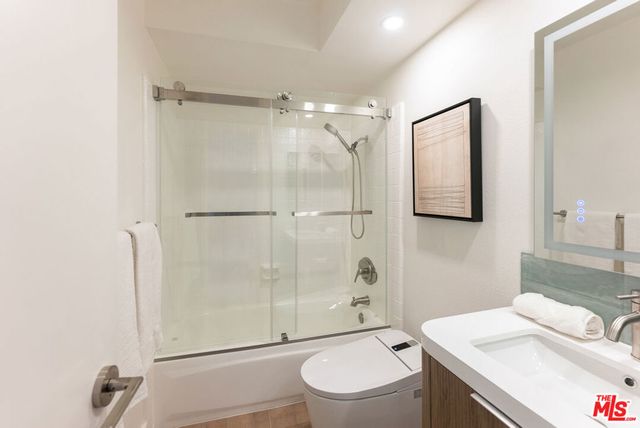 5800 Owensmouth Avenue 76, Woodland Hills, CA 91367
