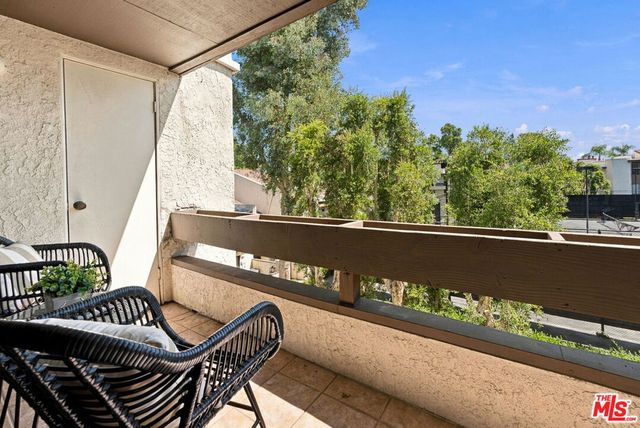 5800 Owensmouth Avenue 76, Woodland Hills, CA 91367