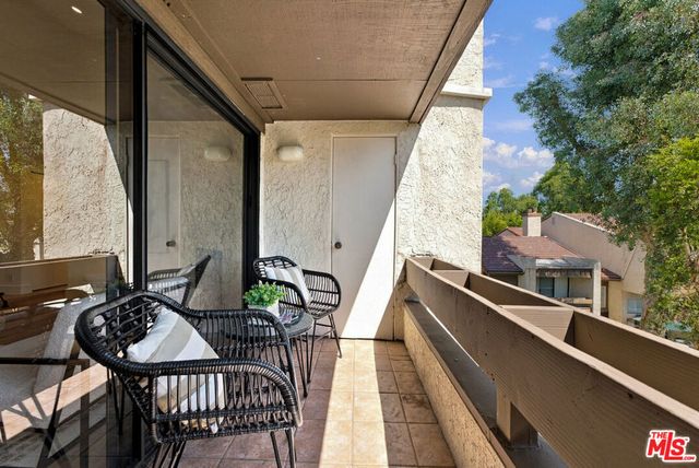 5800 Owensmouth Avenue 76, Woodland Hills, CA 91367