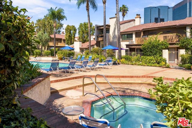 5800 Owensmouth Avenue 76, Woodland Hills, CA 91367