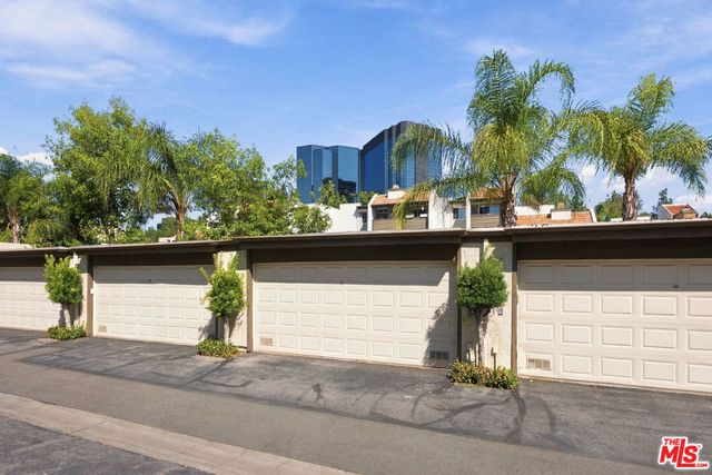 5800 Owensmouth Avenue 76, Woodland Hills, CA 91367