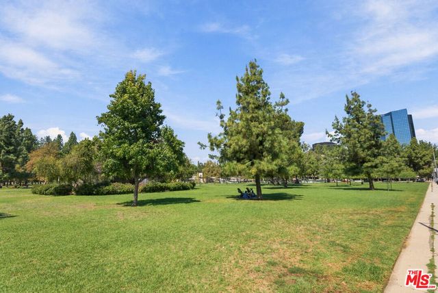 5800 Owensmouth Avenue 76, Woodland Hills, CA 91367