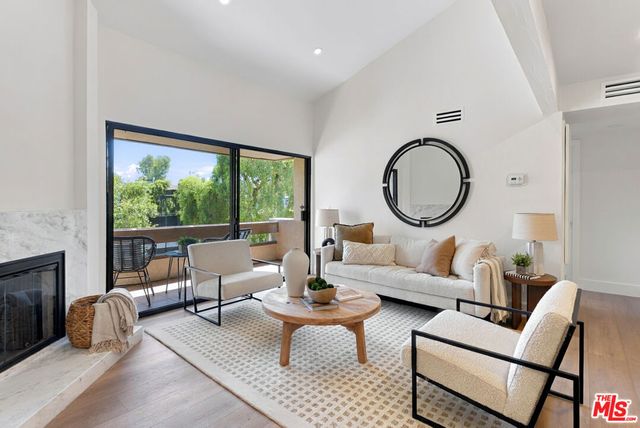 5800 Owensmouth Avenue 76, Woodland Hills, CA 91367