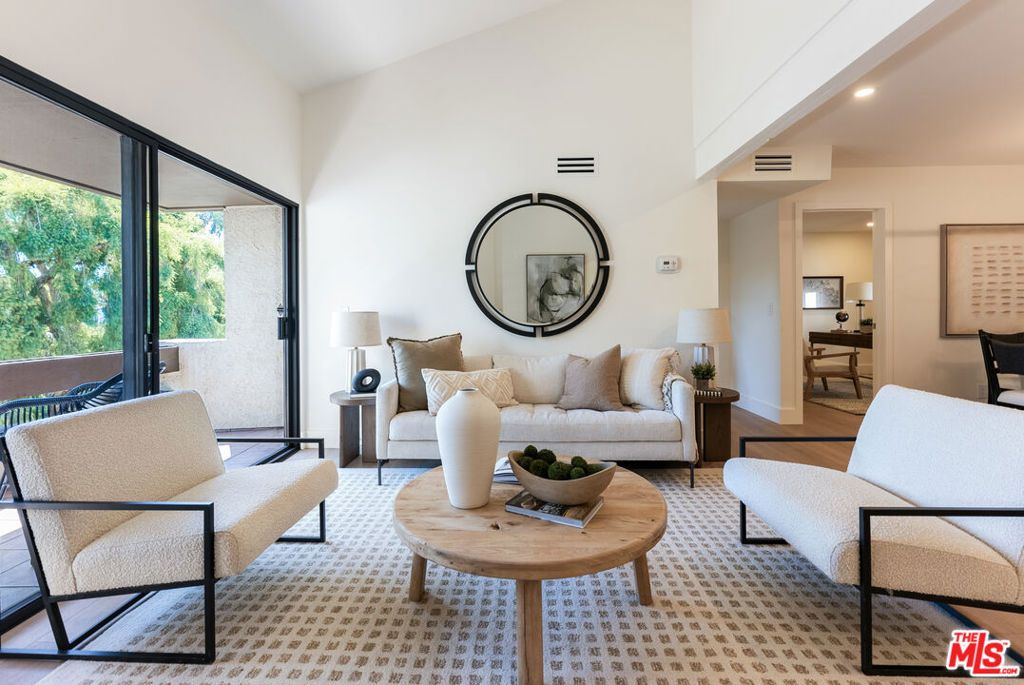 5800 Owensmouth Avenue 76, Woodland Hills, CA 91367