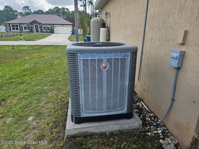 426 Wildwood Avenue SW, Palm Bay, FL 32908