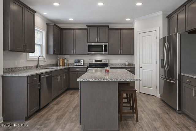 1011 Sailfish Street, New Bern, NC 28562