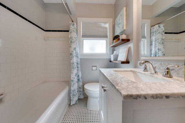 1324 57th St, Sacramento, CA 95819