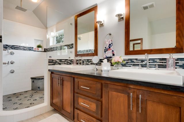 1324 57th St, Sacramento, CA 95819