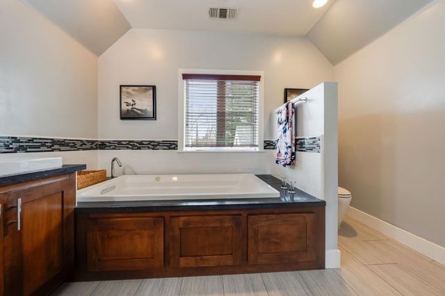 1324 57th St, Sacramento, CA 95819